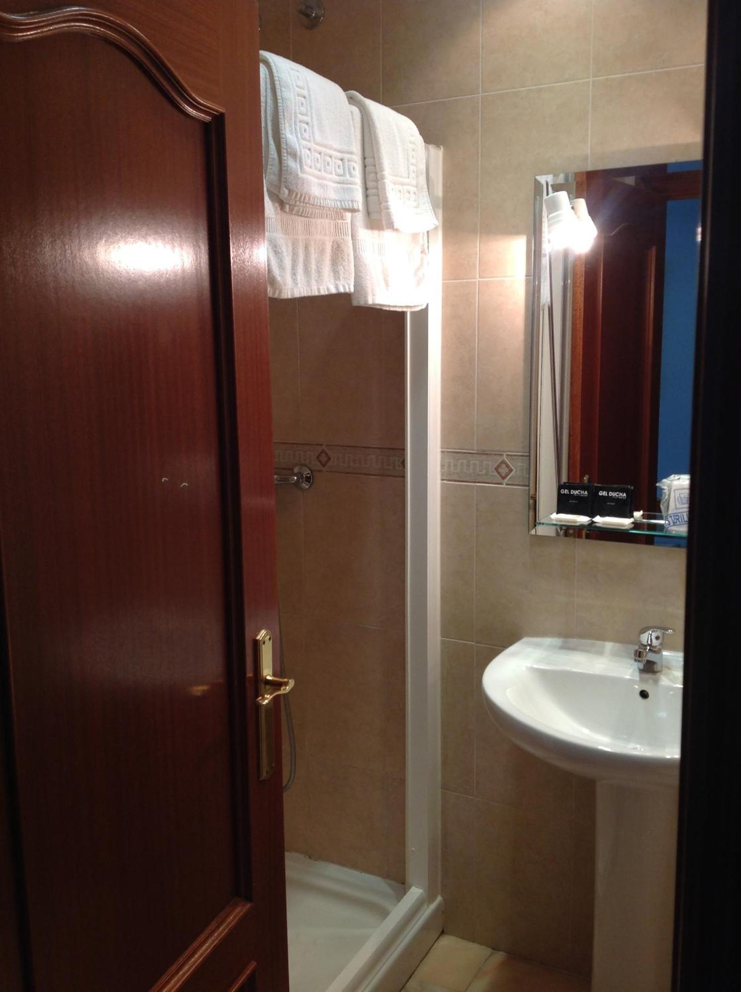 Hostal Los Amigos オリベンサ 部屋 写真