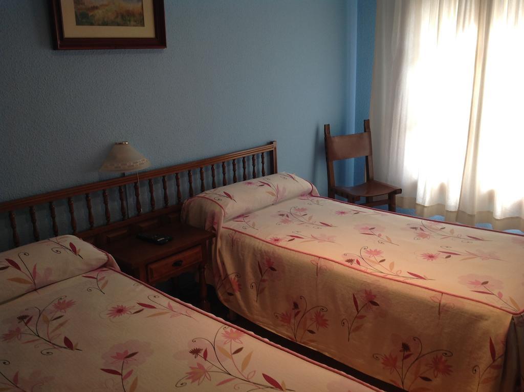 Hostal Los Amigos オリベンサ 部屋 写真