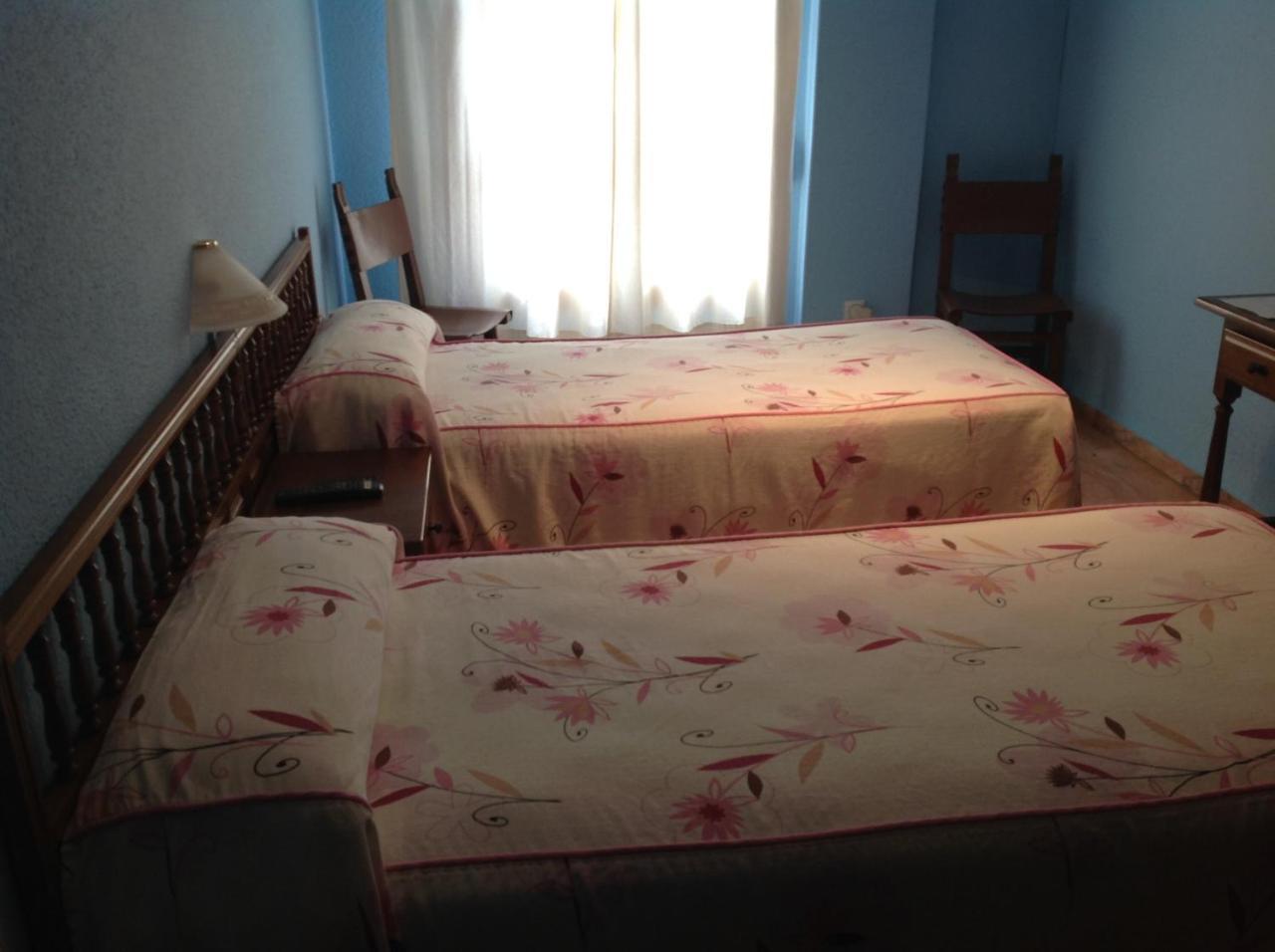 Hostal Los Amigos オリベンサ 部屋 写真